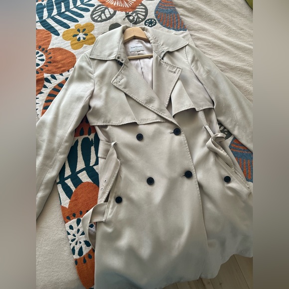 (Sold) Club Monaco Trench in Beige - Picture 4 of 6